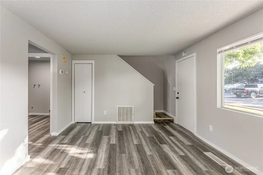 6721 W Kennewick Avenue Kennewick WA 99336
