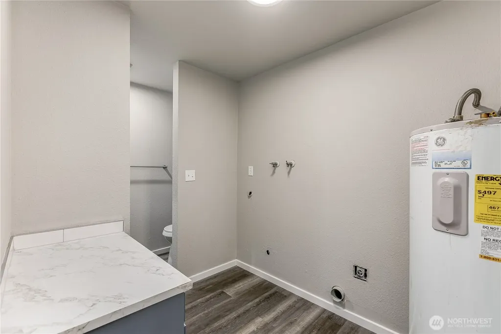 6721 W Kennewick Avenue Kennewick WA 99336