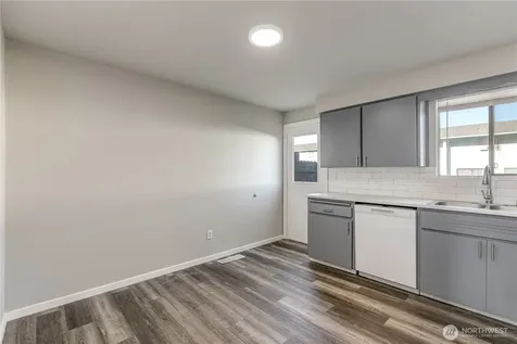 6721 W Kennewick Avenue Kennewick WA 99336