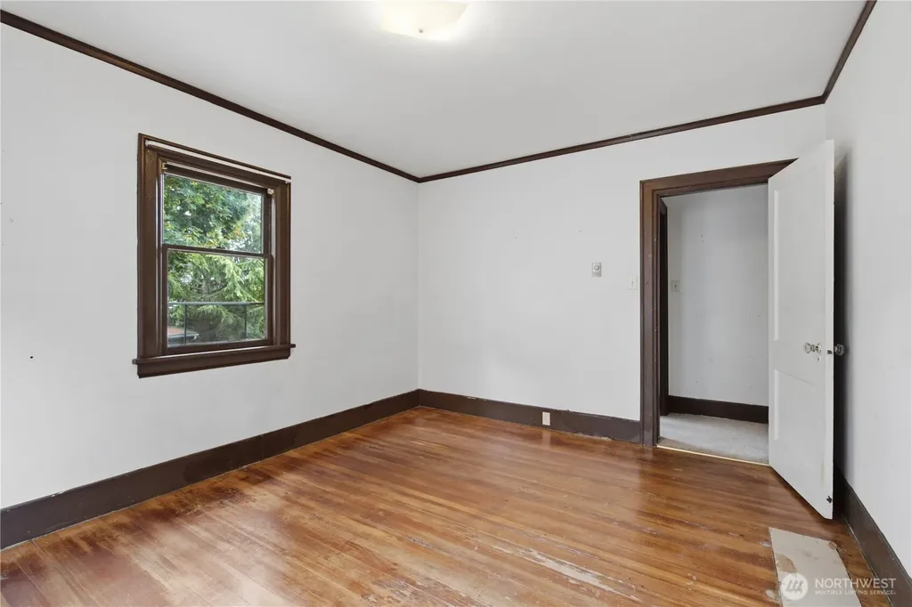 5214 35th Avenue NE Seattle WA 98105