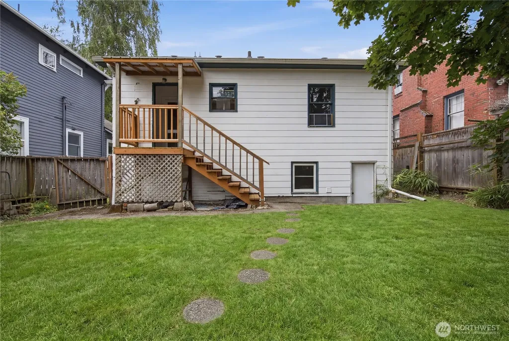 5214 35th Avenue NE Seattle WA 98105