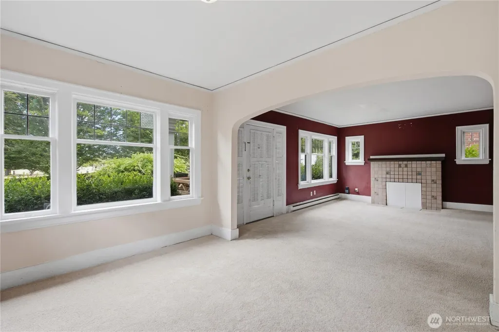 5214 35th Avenue NE Seattle WA 98105