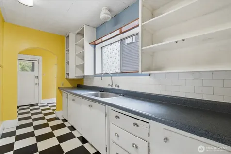 5214 35th Avenue NE Seattle WA 98105