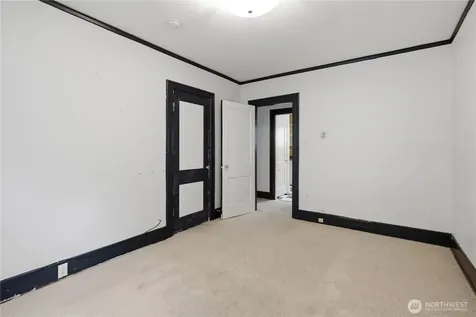 5214 35th Avenue NE Seattle WA 98105