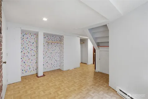 5214 35th Avenue NE Seattle WA 98105