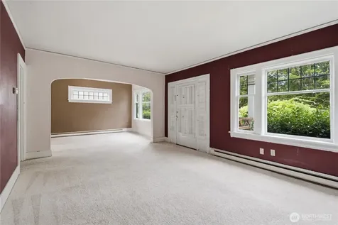 5214 35th Avenue NE Seattle WA 98105