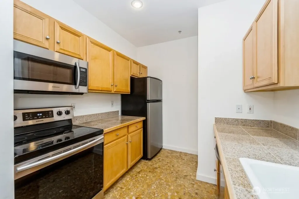 2414 1st Avenue Seattle WA 98121