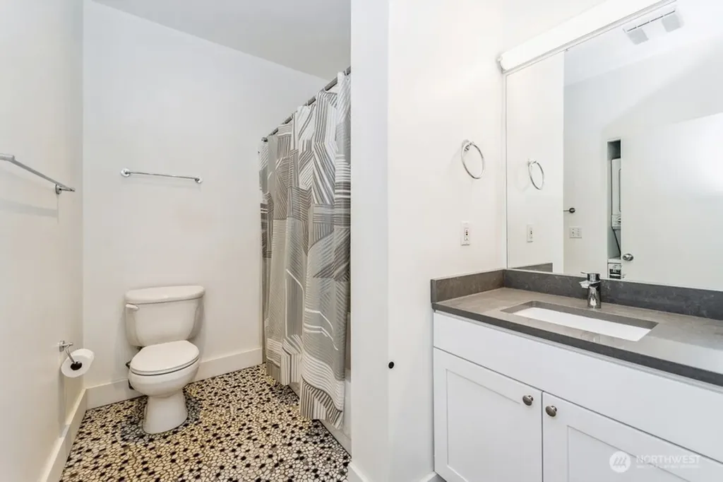 2414 1st Avenue Seattle WA 98121