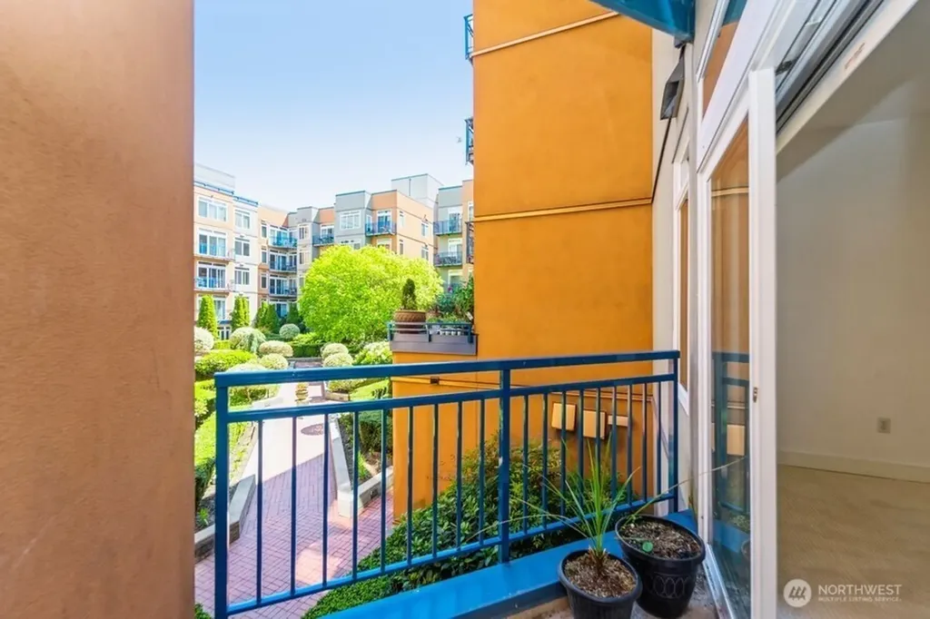 2414 1st Avenue Seattle WA 98121
