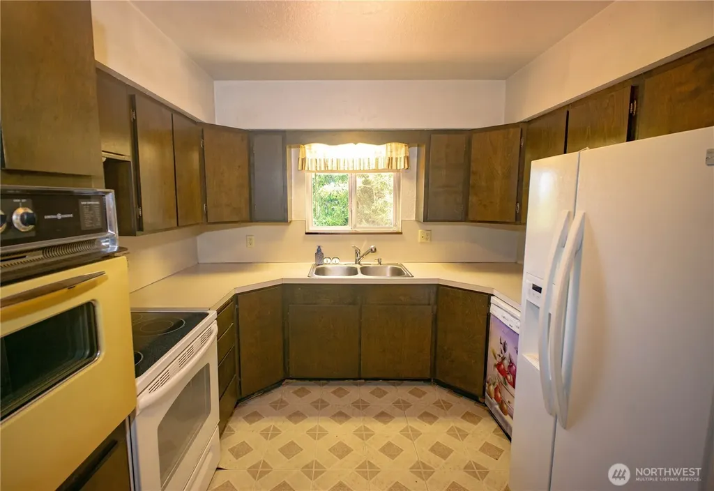 51 Hawks Prairie Road Sequim WA 98382