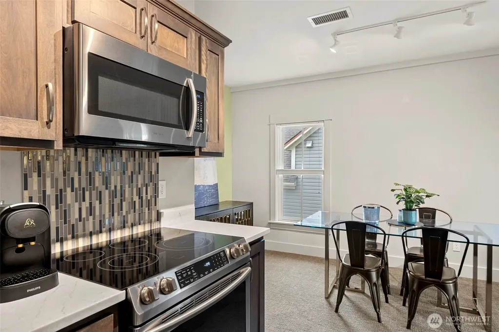 623 Morris Street La Conner WA 98257