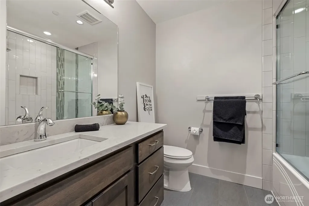 623 Morris Street La Conner WA 98257