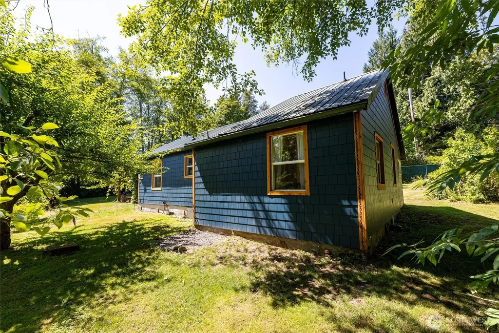 1135 Lake Samish Road Bellingham WA 98229