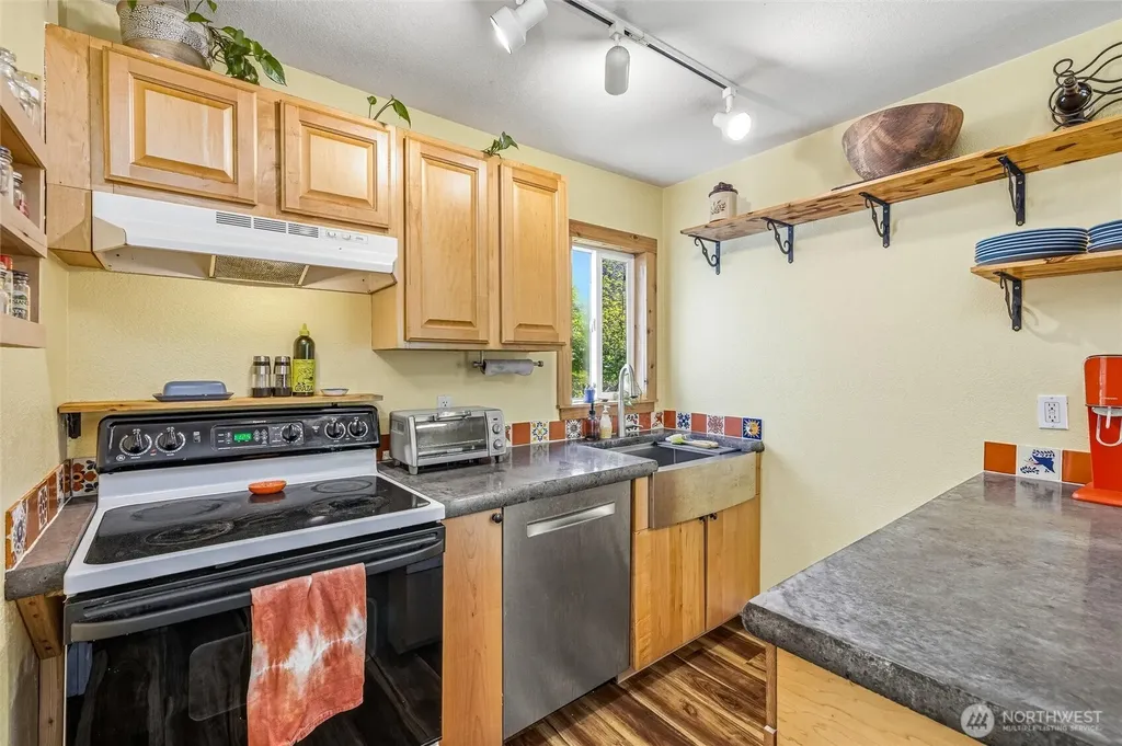 1135 Lake Samish Road Bellingham WA 98229