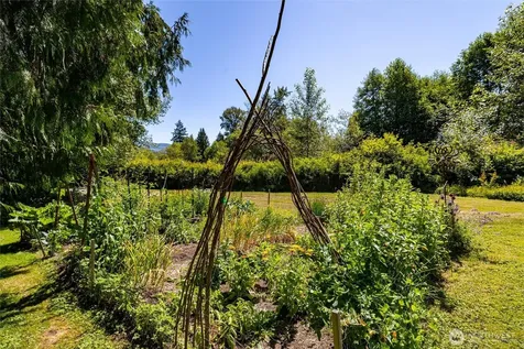 1135 Lake Samish Road Bellingham WA 98229