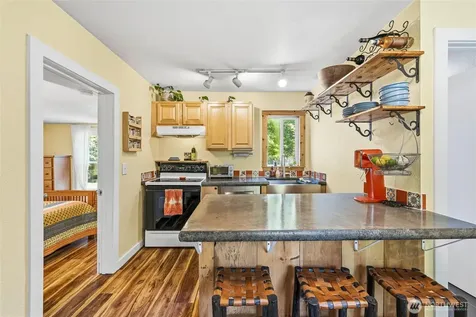 1135 Lake Samish Road Bellingham WA 98229