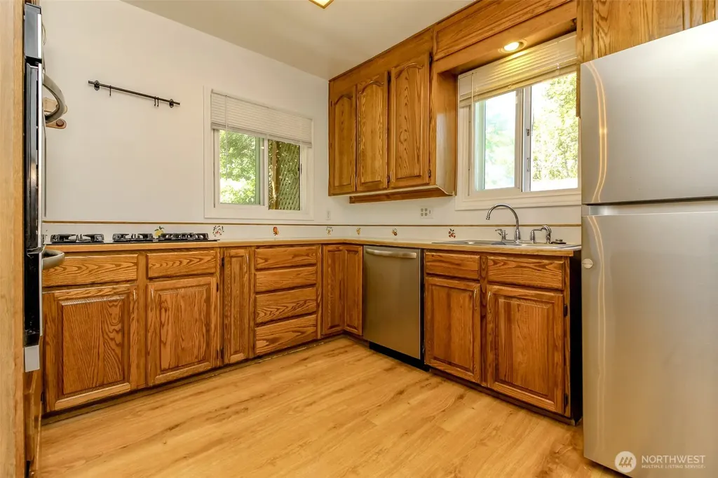 10082 Des Moines Memorial Drive S Seattle WA 98168