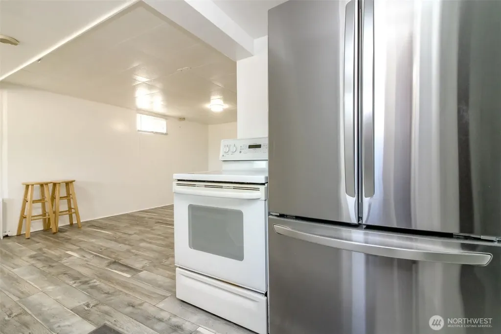 10082 Des Moines Memorial Drive S Seattle WA 98168