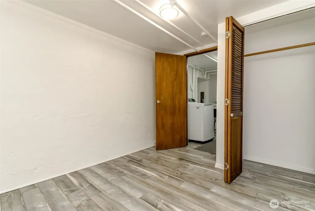 10082 Des Moines Memorial Drive S Seattle WA 98168