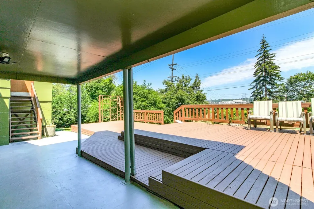 10082 Des Moines Memorial Drive S Seattle WA 98168