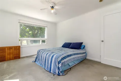 10082 Des Moines Memorial Drive S Seattle WA 98168