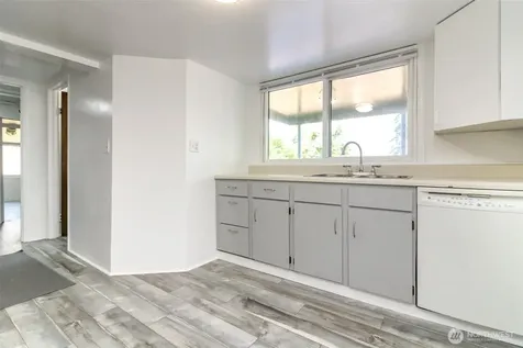 10082 Des Moines Memorial Drive S Seattle WA 98168