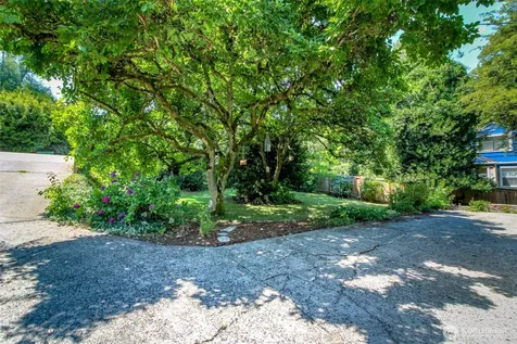 10082 Des Moines Memorial Drive S Seattle WA 98168