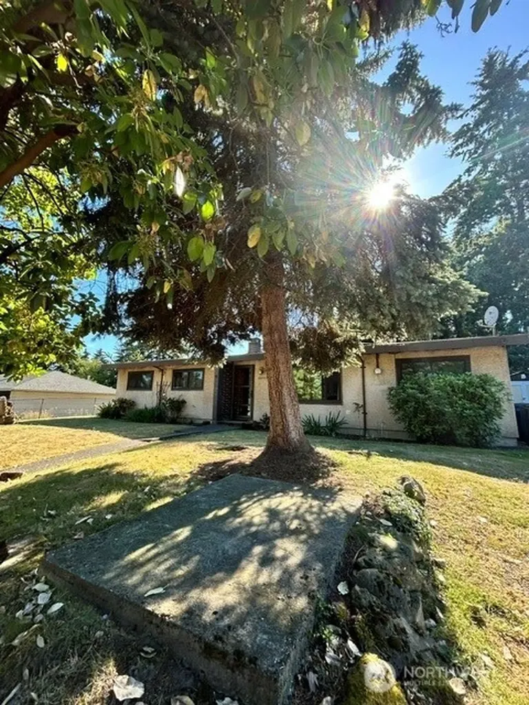 20119 14th Avenue S Seatac WA 98198