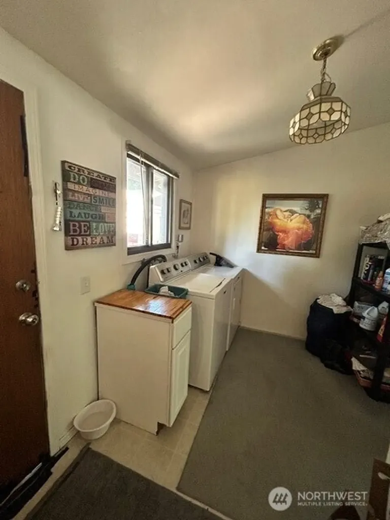 20119 14th Avenue S Seatac WA 98198