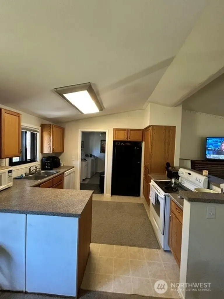20119 14th Avenue S Seatac WA 98198
