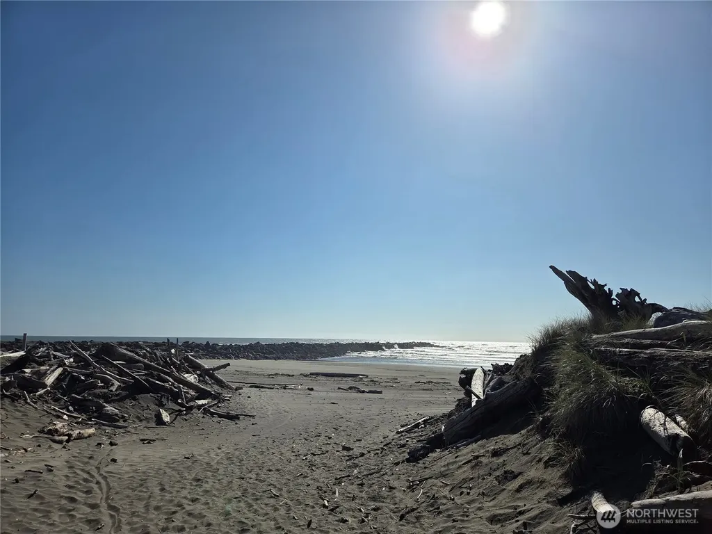 890 Magellan Avenue Ocean Shores WA 98569