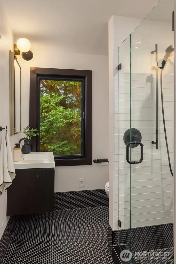 17825 Normandy Terrace SW Normandy Park WA 98166