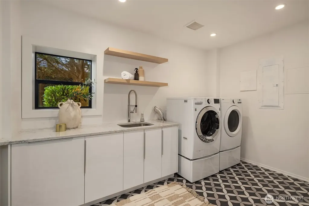 17825 Normandy Terrace SW Normandy Park WA 98166