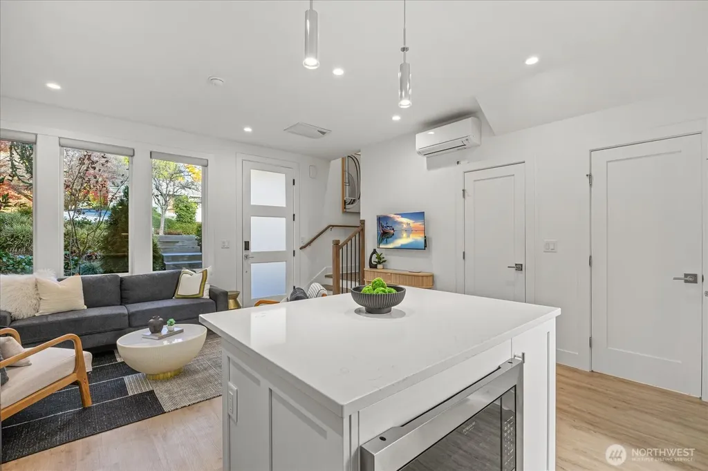 3537 NE 93rd Street Seattle WA 98115