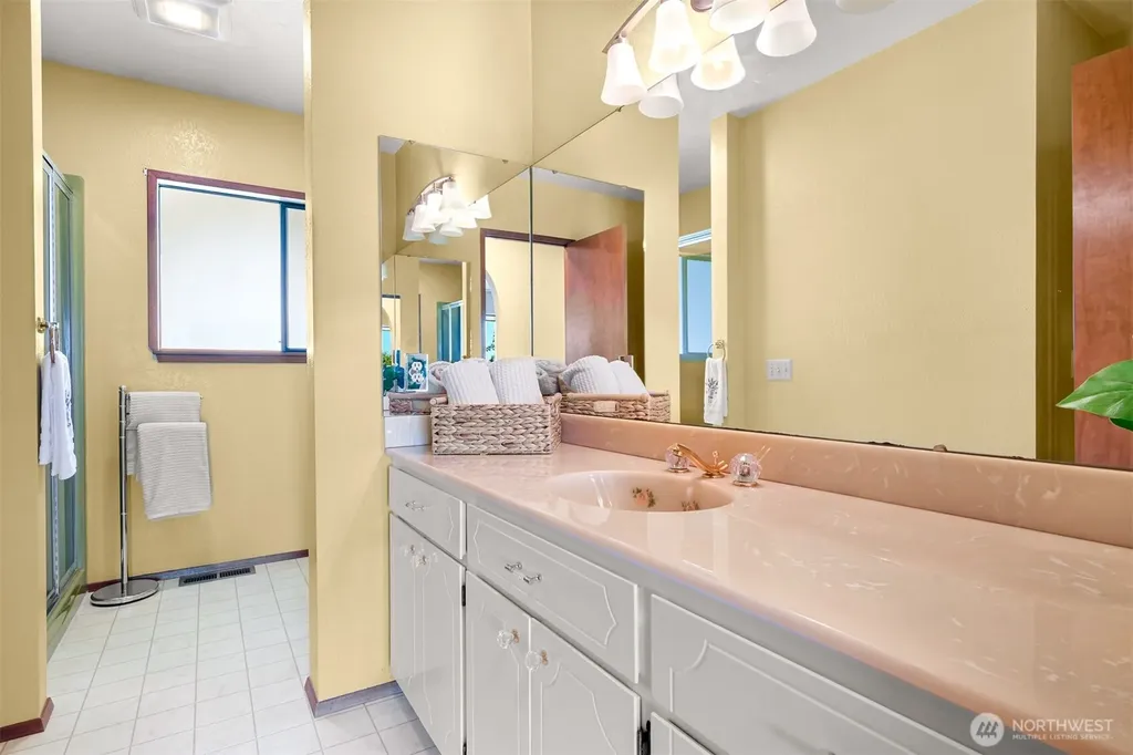 2752 Douglas Road Ferndale WA 98248