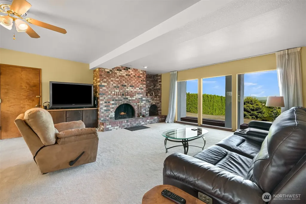 2752 Douglas Road Ferndale WA 98248