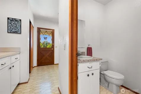2752 Douglas Road Ferndale WA 98248