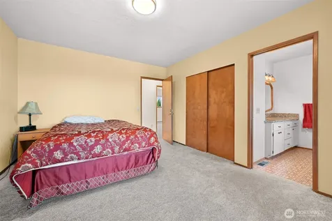 2752 Douglas Road Ferndale WA 98248