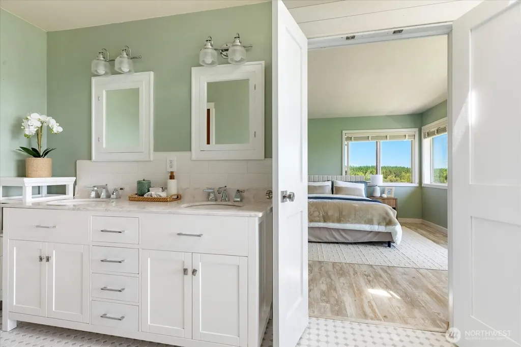 1950 Hillvista Place Freeland WA 98249