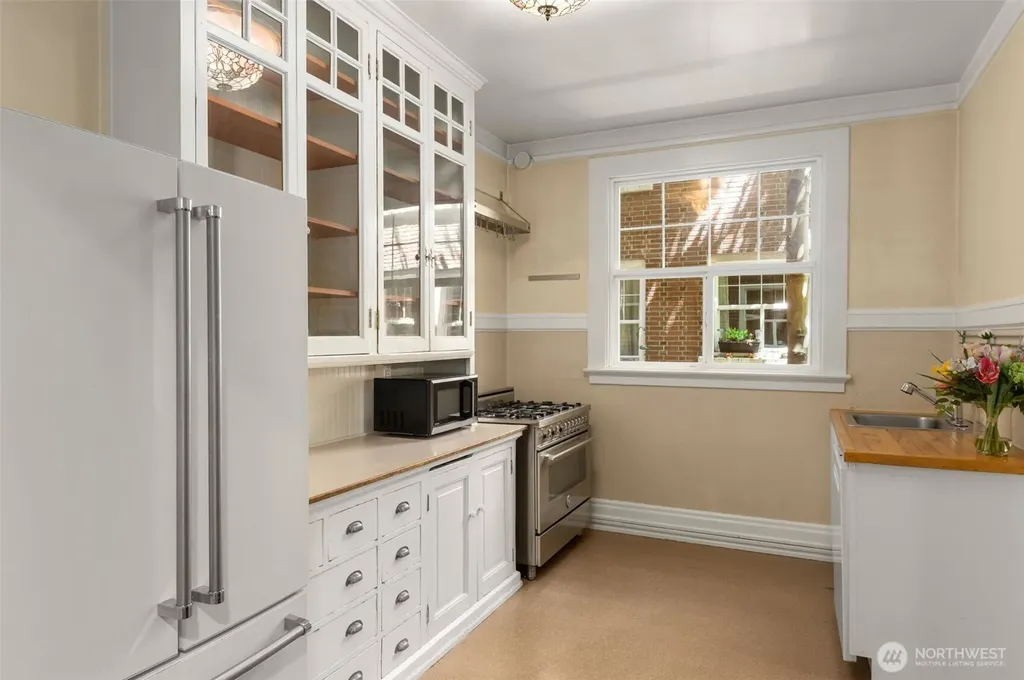 615 Boren Avenue Seattle WA 98104
