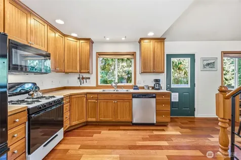 11062 Whistler Lane Deming WA 98244