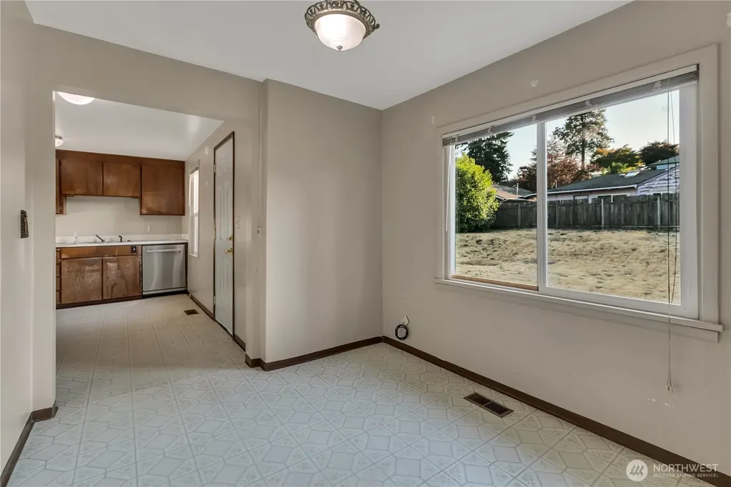 13607 2nd Avenue SW Seattle WA 98166
