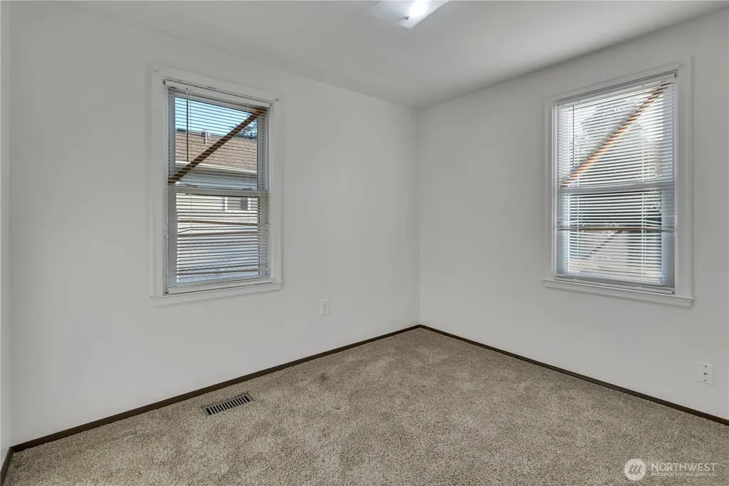 13607 2nd Avenue SW Seattle WA 98166