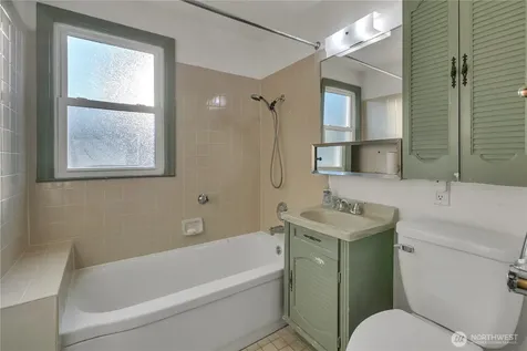 13607 2nd Avenue SW Seattle WA 98166