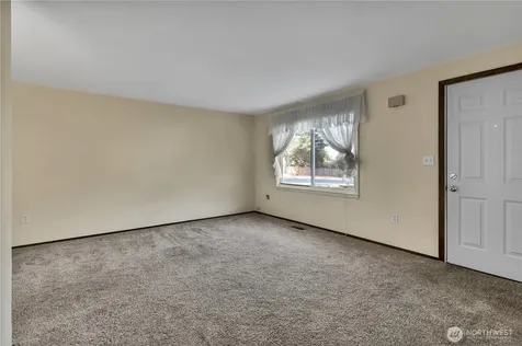 13607 2nd Avenue SW Seattle WA 98166