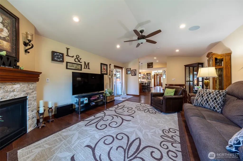 10908 24th Drive SE Everett WA 98208