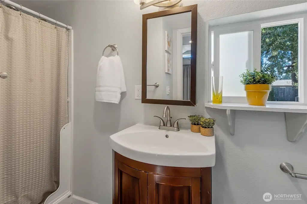 616 North Street SE Tumwater WA 98501