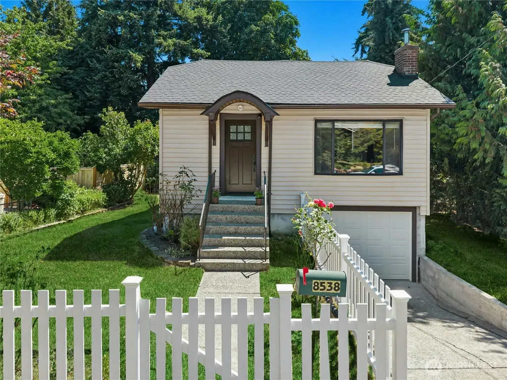 8538 Ashworth Avenue N Seattle WA 98103