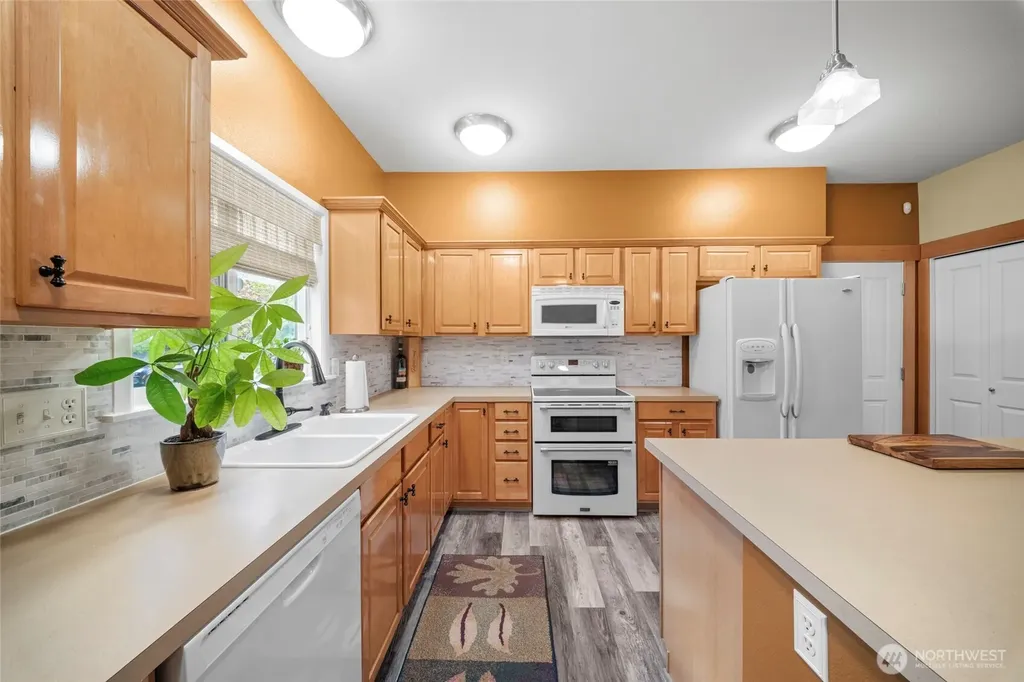 6033 Delaware Avenue SE Lacey WA 98513