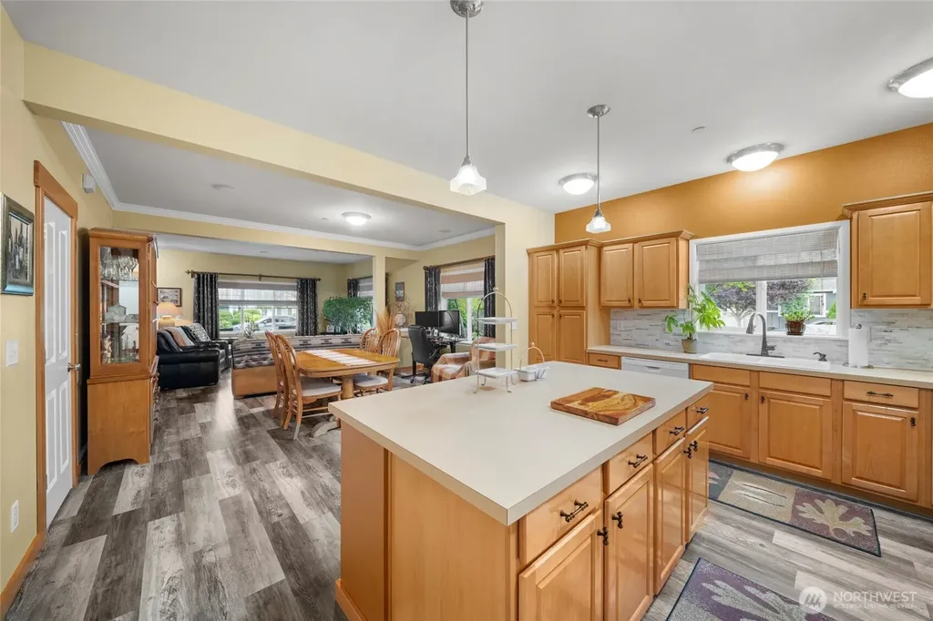 6033 Delaware Avenue SE Lacey WA 98513